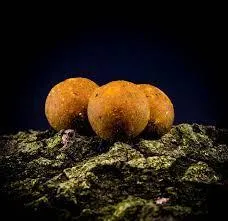 MASSIVE BAITS BOILIES PINEAPPLEZ BUTYRICCO 24 MM TS011