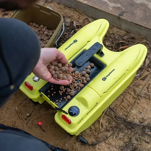 Ridgemonkey Hunter 750 Bait Boat Hi Viz