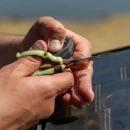 Ridgemonkey Nite Glo Strip N-Snip Scissors
